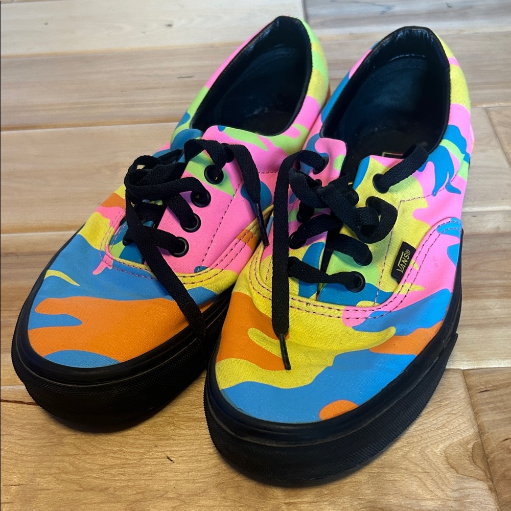 Vans RARE Multicolor Neon Camo Canvas Sneakers. Men’s 8 Women’s 9.5
